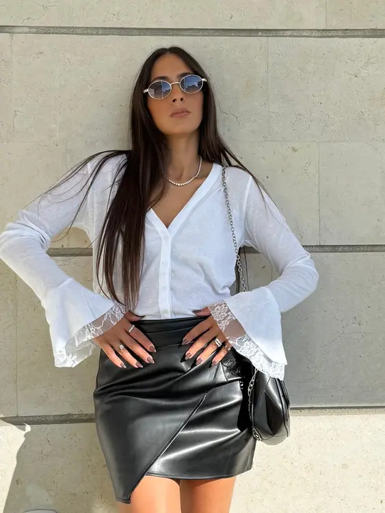 חולצת פעמון תוספת תחרה