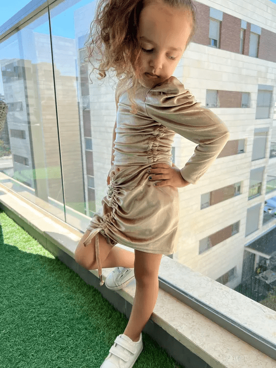 חליפה קטיפה מידה 16